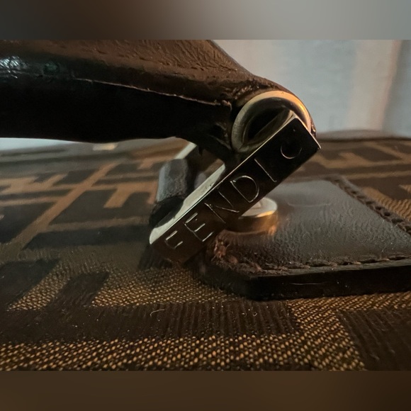 🔥🔥🔥Fendi carry-on vintage luggage - good conditions Authentic - Picture 4 of 12